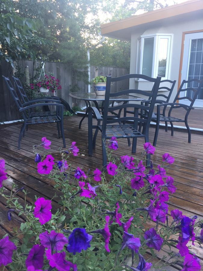 Mediterranean Edmonton B&B 외부 사진